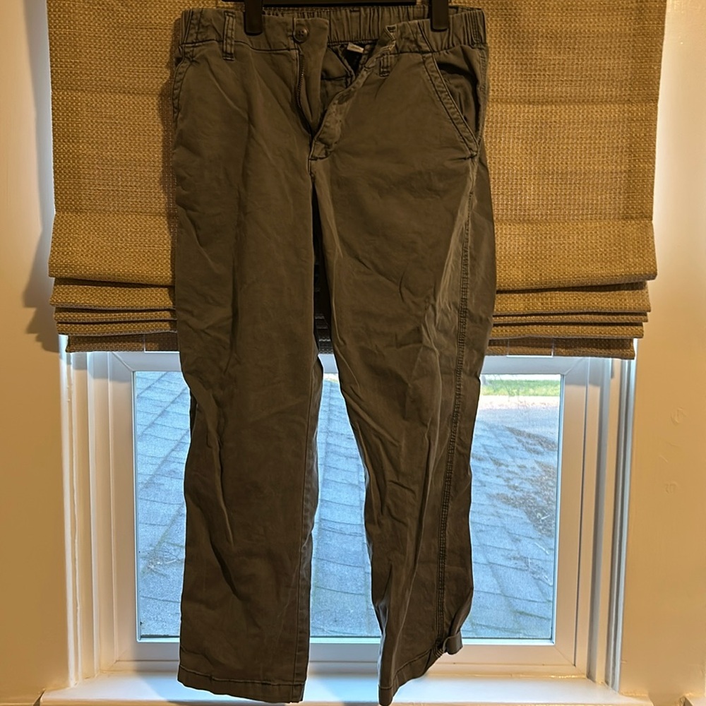Old Navy grey chino with elastic waistband.